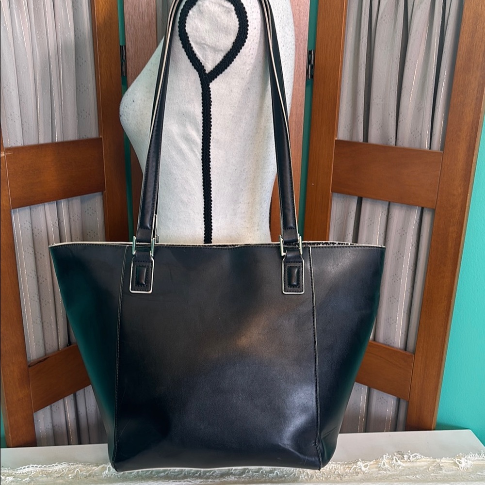 Vera Bradley Ella tote  Black and Gray Tote faux snakeskin pocket - Picture 4 of 11